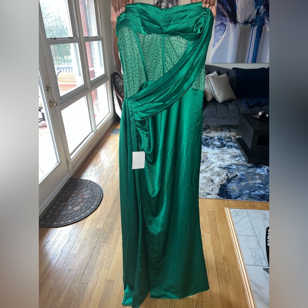 Formal gown. Emerald green. Size XL.